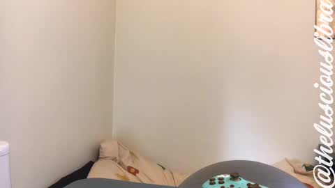 Snapshot of thelusciouslibra chatting on 03.10.25 thelusciouslibra online show from 03.10.25