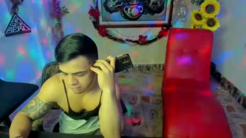 Snapshot of themuscularvenezuelanman chatting on 01.11.25 themuscularvenezuelanman online show from 01.11.25