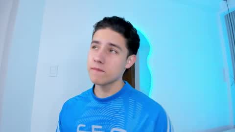 Snapshot of theohawke_ chatting on 01.09.25 THEO- MATEO online show from 01.09.25