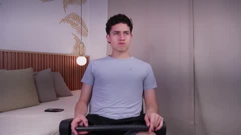 Snapshot of theohawke_ chatting on 01.15.25 THEO- MATEO online show from 01.15.25