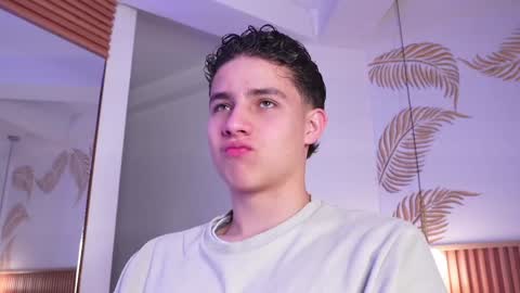 Snapshot of theohawke_ chatting on 01.23.25 THEO- MATEO online show from 01.23.25