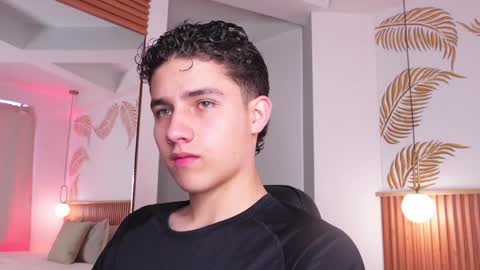 Snapshot of theohawke_ chatting on 01.31.25 THEO- MATEO online show from 01.31.25