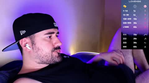 Snapshot of theoravi chatting on 01.02.25 Theo Ravi online show from 01.02.25