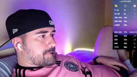 Snapshot of theoravi chatting on 11.15.25 Theo Ravi online show from 11.15.25