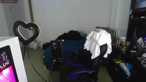 Snapshot of thepluglove chatting on 09.15.25 The Plug Love Friends online show from 09.15.25