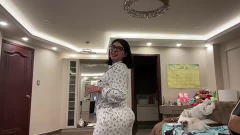 Snapshot of therealcamilabaddie chatting on 09.21.25 therealcamilabaddie online show from 09.21.25