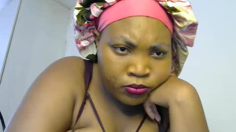 Snapshot of theshybaddie chatting on 01.24.25 theshybaddie online show from 01.24.25