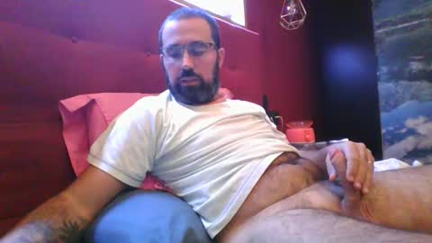 Snapshot of theviper1990 chatting on 11.04.25 Carlos1990 online show from 11.04.25