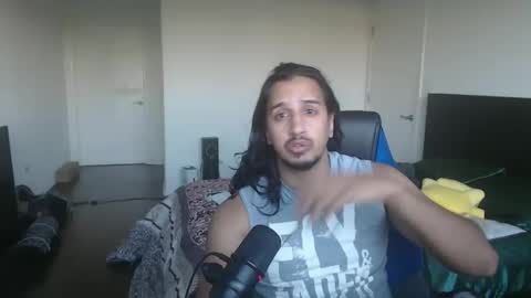 Snapshot of theworldisavampire2 chatting on 09.18.25 theworldisavampire2 online show from 09.18.25