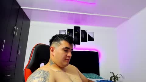 Snapshot of thiago_cp01 chatting on 01.12.25 Thiago online show from 01.12.25