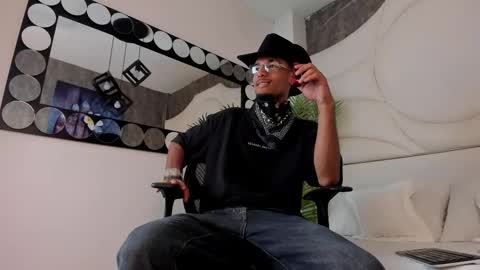 Snapshot of thiagoferreti_ chatting on 10.09.25 ThiagoFerreti online show from 10.09.25