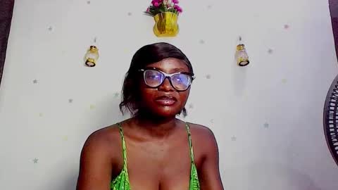 Snapshot of thick_ebonie chatting on 09.26.25 Jenny online show from 09.26.25