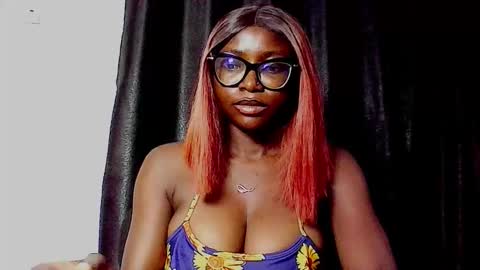 Snapshot of thick_ebonie chatting on 10.08.25 Jenny online show from 10.08.25