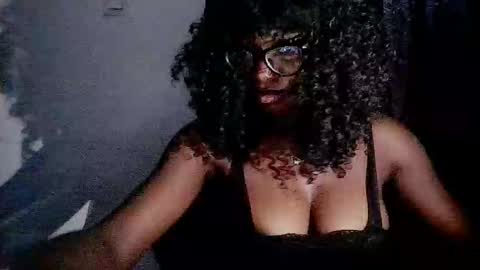 Snapshot of thick_ebonie chatting on 10.09.25 Jenny online show from 10.09.25