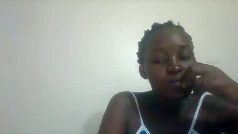 Snapshot of thick_eviey chatting on 03.06.25 love online show from 03.06.25