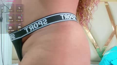 Snapshot of thickeebonyy chatting on 10.16.25 thickeebonyy online show from 10.16.25