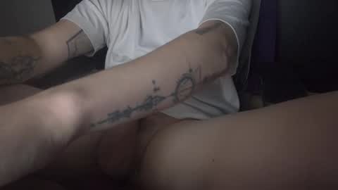 Snapshot of thicksized chatting on 10.04.25 thicksized online show from 10.04.25