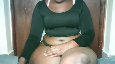 Snapshot of thickybabe_05 chatting on 01.19.25 thickybabe_05 online show from 01.19.25