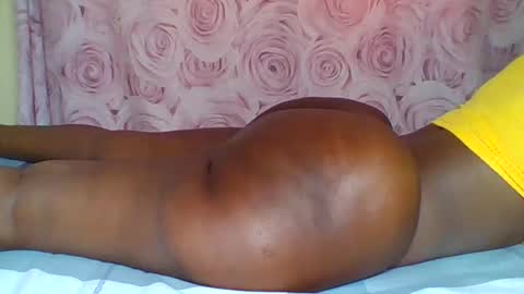 Snapshot of thickybabe_05 chatting on 11.11.25 thickybabe_05 online show from 11.11.25