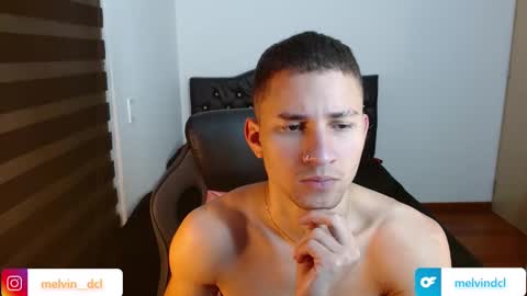 Snapshot of thin_tommy11 chatting on 12.29.24 thin_tommy11 online show from 12.29.24