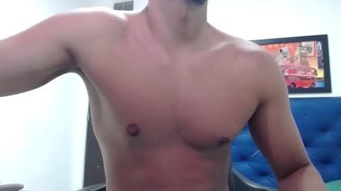 Snapshot of thomas_neuman chatting on 03.12.25 Thomas online show from 03.12.25