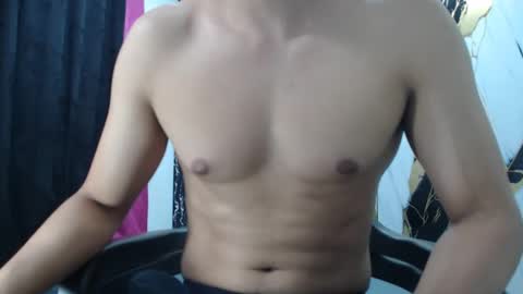 Snapshot of thomas_neuman chatting on 11.08.25 Thomas online show from 11.08.25