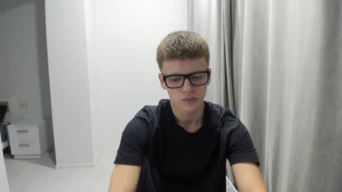 Snapshot of thomas_shelbivip chatting on 12.20.24 Tomas online show from 12.20.24