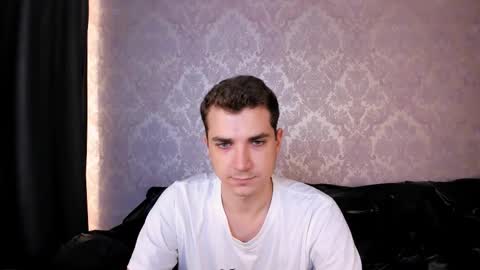 Snapshot of thomassmity chatting on 12.04.25 Thomas online show from 12.04.25