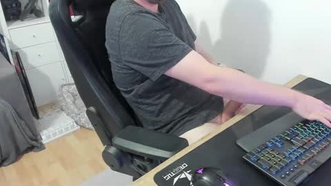 Snapshot of thommy2008 chatting on 11.03.25 thommy2008 online show from 11.03.25