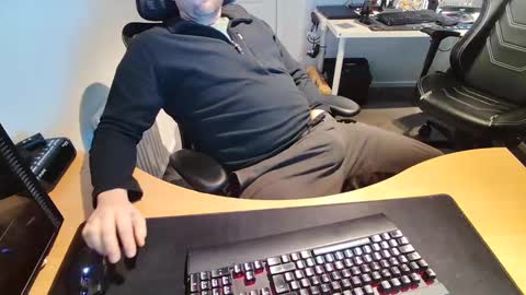 Snapshot of throbbingbrain chatting on 02.21.25 Rob online show from 02.21.25