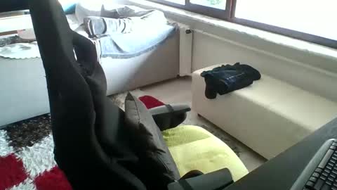 Snapshot of thrthrd chatting on 11.08.25 EdgingMasterThrthrd online show from 11.08.25