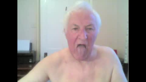 Snapshot of thruster99 chatting on 01.08.25 thruster99 online show from 01.08.25