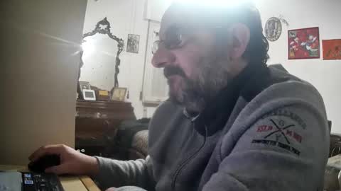 Snapshot of thunderflash73 chatting on 02.14.25 Little Wolf online show from 02.14.25