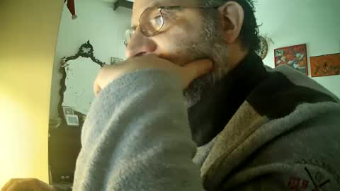 Snapshot of thunderflash73 chatting on 02.17.25 Little Wolf online show from 02.17.25