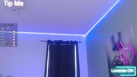 Tia Bella online show from 09.22.25