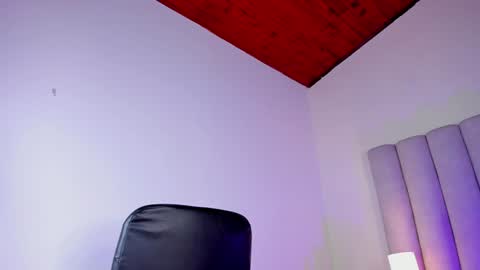 Snapshot of tiana_cinnamon chatting on 12.17.24 TIANA online show from 12.17.24