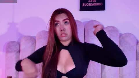 Snapshot of tiana_gloow chatting on 11.27.25 Tiana online show from 11.27.25