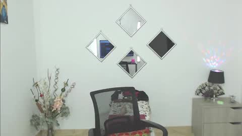 GOOD MOMMY online show from 12.04.24