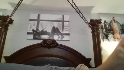 Snapshot of ticklemepink696969 chatting on 12.03.24 ticklemepink696969 online show from 12.03.24