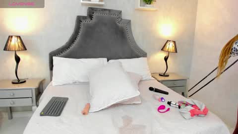 Snapshot of tifanytaylor1_ chatting on 12.14.24 TIFF online show from 12.14.24