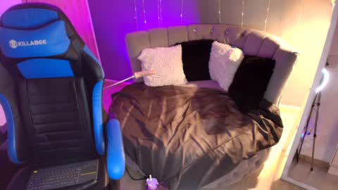 tiffany_sander online show from 01.30.25