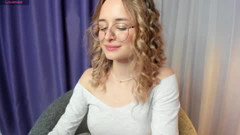 Snapshot of tiffanyhunt chatting on 01.30.25 Tiffany online show from 01.30.25