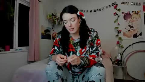 Snapshot of tiggerrosey chatting on 12.25.24 All my Links online show from 12.25.24