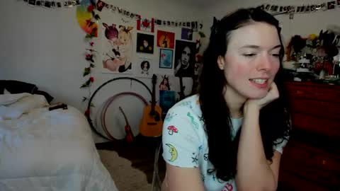 Snapshot of tiggerrosey chatting on 02.12.25 All my Links online show from 02.12.25