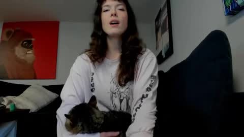 Snapshot of tiggerrosey chatting on 09.26.25 All my Links online show from 09.26.25