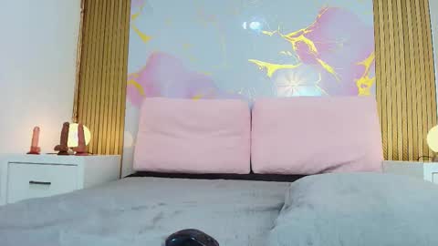 T I F F A N Y online show from 10.27.25