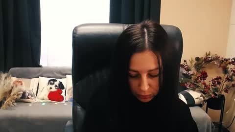 Luisa online show from 11.21.25