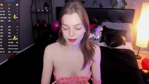 Snapshot of tina_tayllor chatting on 02.14.25 Tina Tayllor MY SHEDULEMondayTuesdaySaturdaySunday online show from 02.14.25