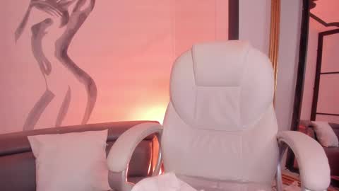 Snapshot of tinaajones_ chatting on 02.16.25 Tina online show from 02.16.25