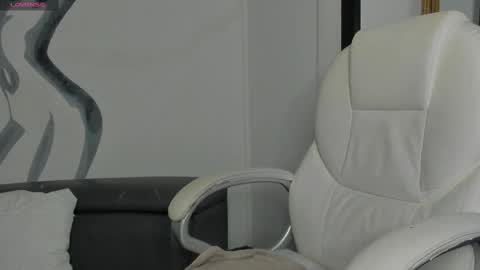 Snapshot of tinaajones_ chatting on 03.11.25 Tina online show from 03.11.25